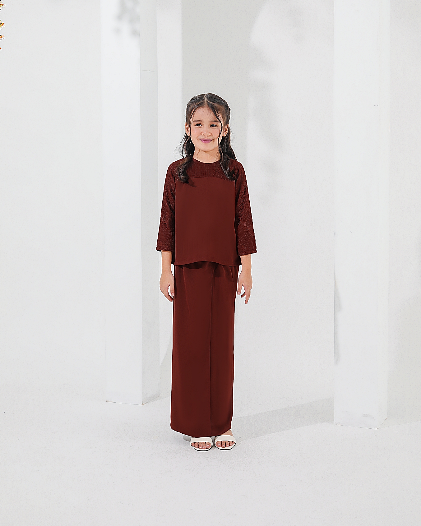 MAYAA KIDS IN WALNUT BROWN